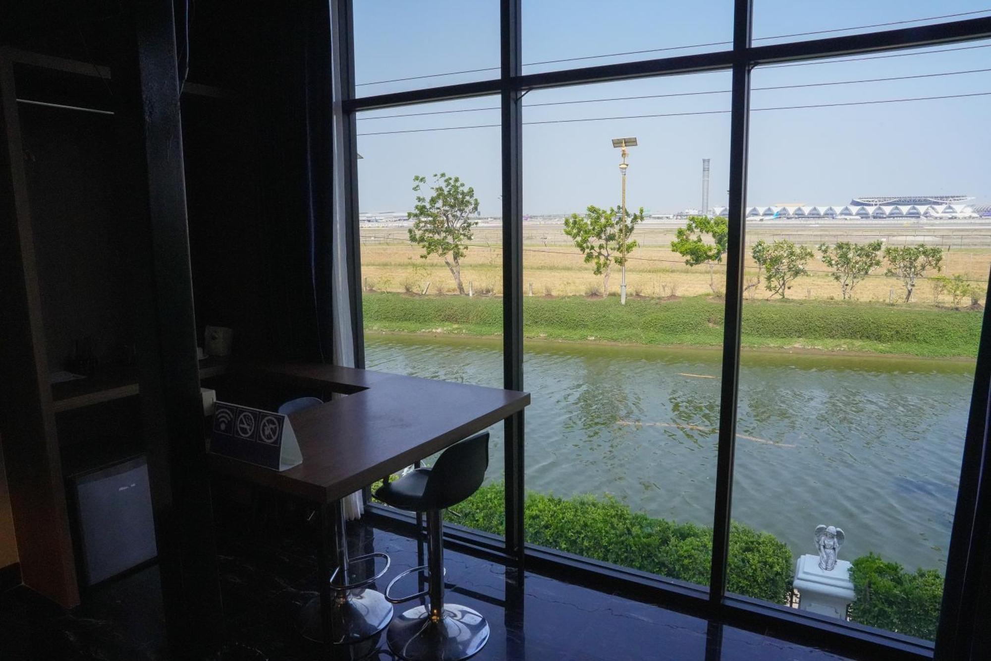 Skyline Resort Ban Khlong Lat Bua Khao Exterior foto