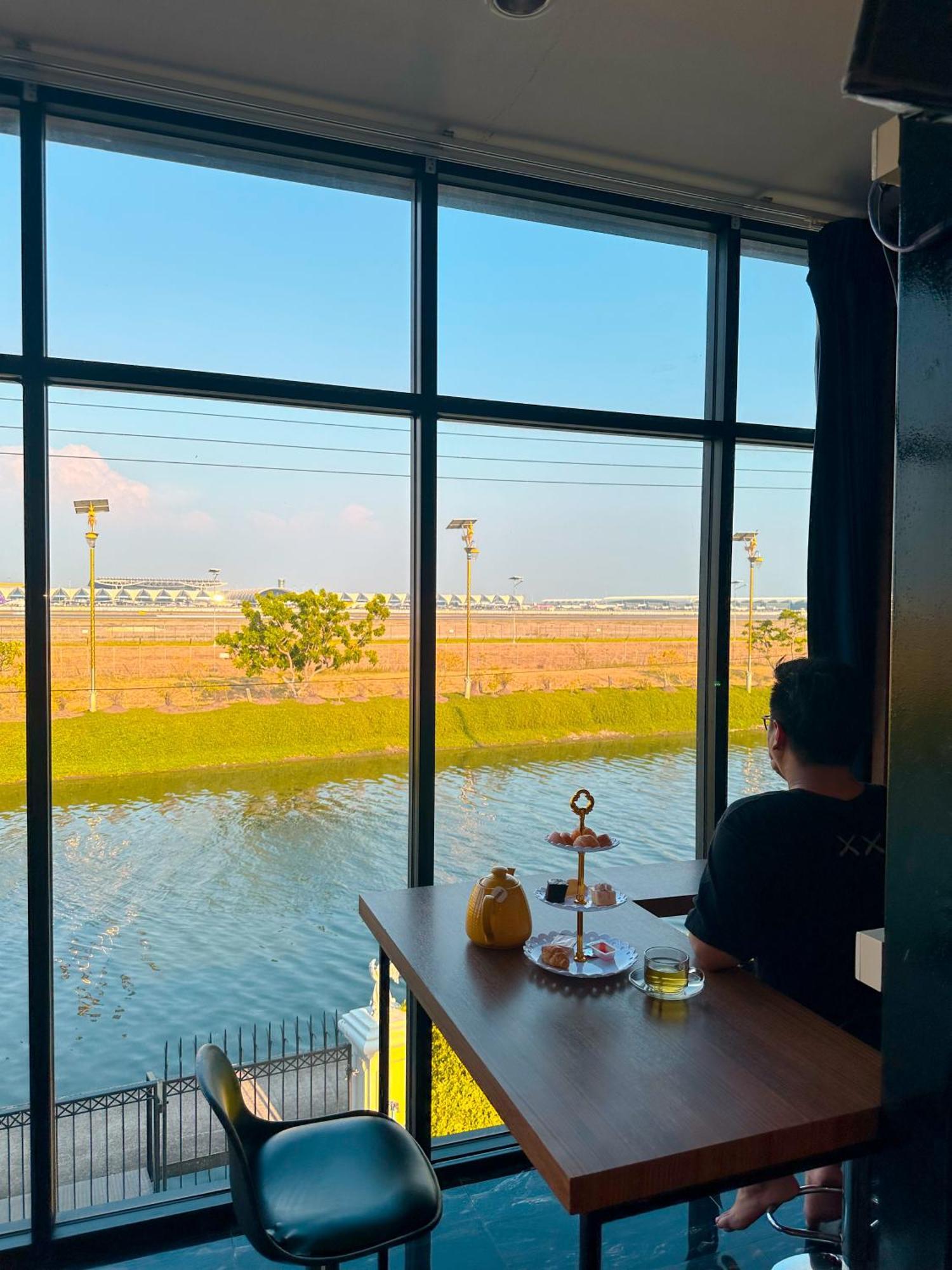 Skyline Resort Ban Khlong Lat Bua Khao Exterior foto