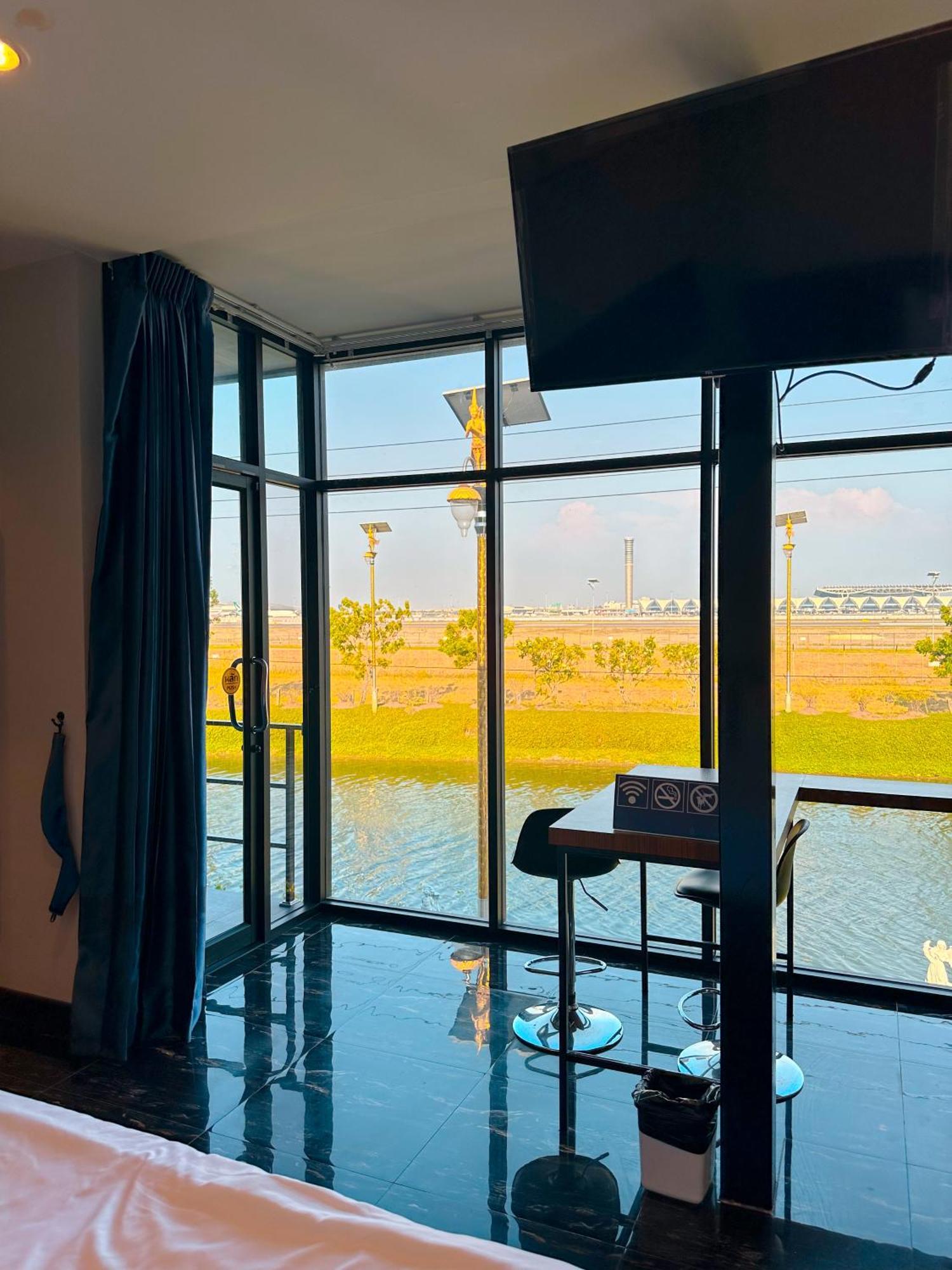 Skyline Resort Ban Khlong Lat Bua Khao Exterior foto