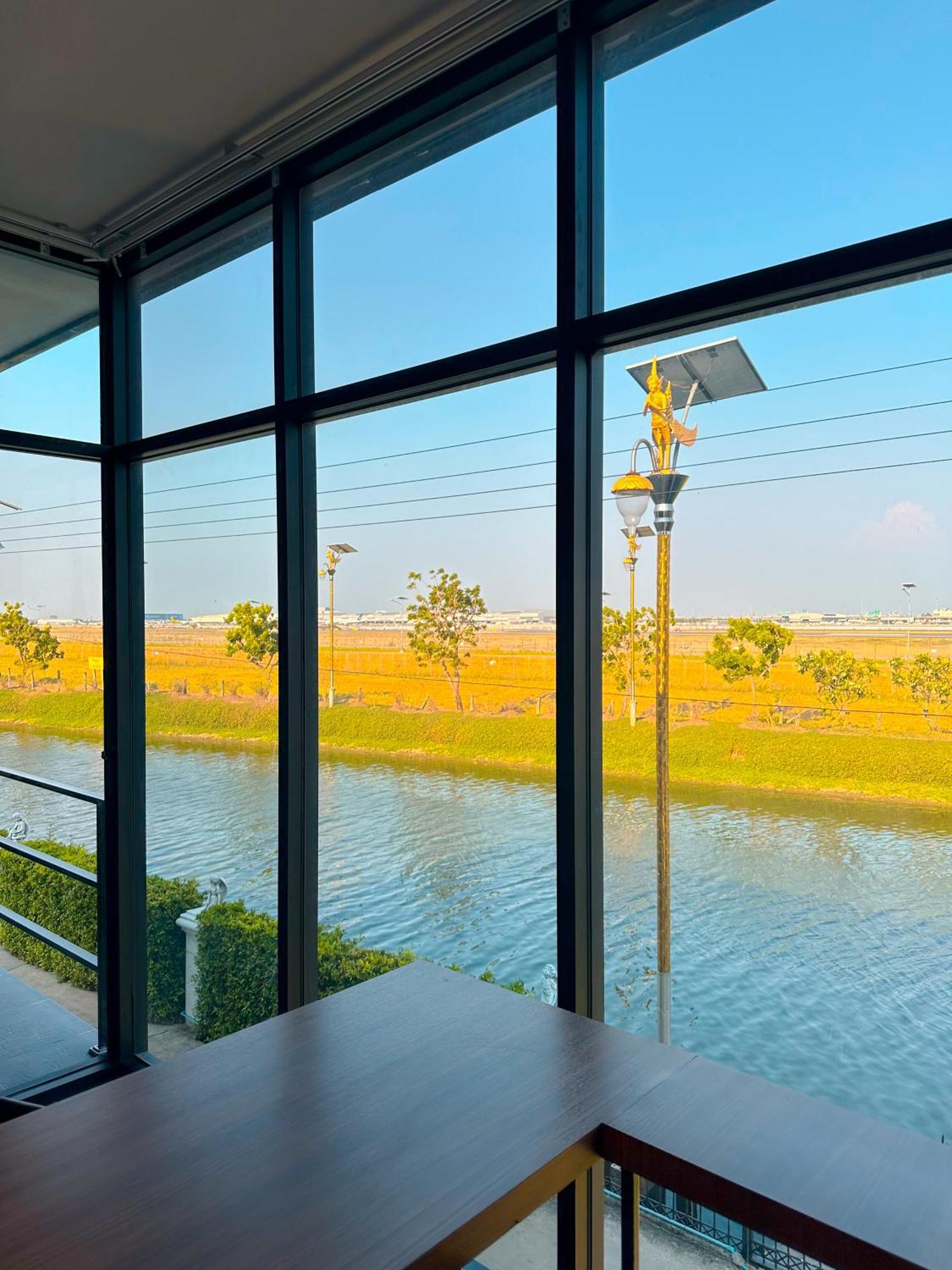 Skyline Resort Ban Khlong Lat Bua Khao Exterior foto