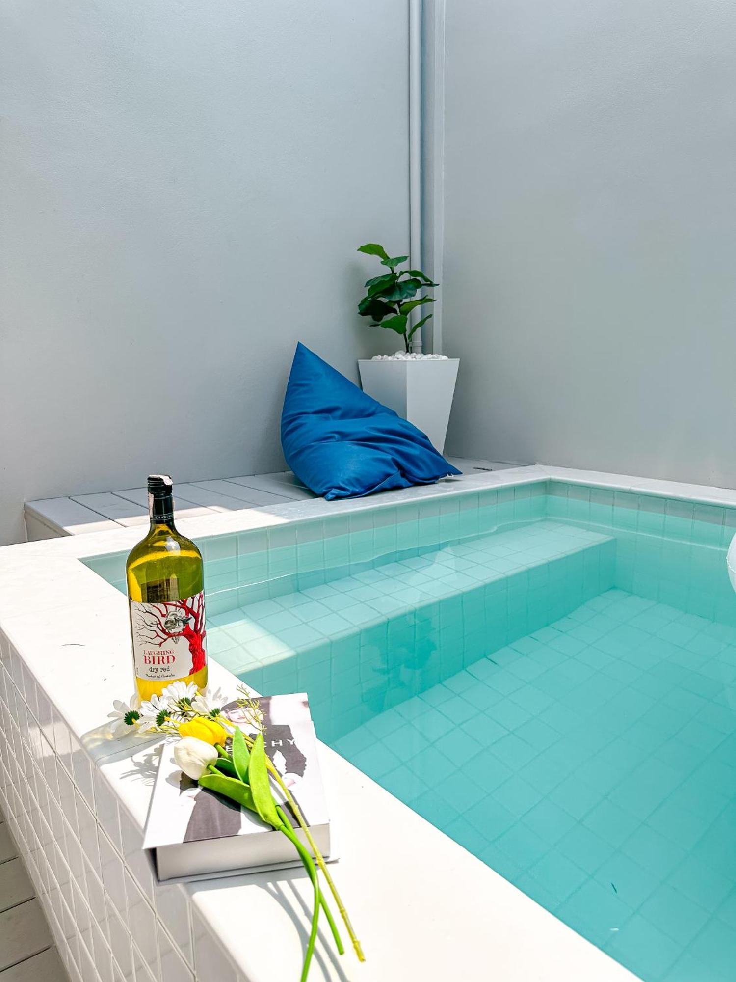 Skyline Resort Ban Khlong Lat Bua Khao Exterior foto